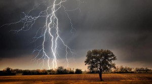 आज केही स्थानमा चट्याङको सम्भावना, बागमती र गण्डकी प्रदेशका केही स्थानमा हल्का वर्षा