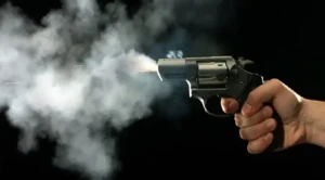 काठमाडौंको साँखुमा प्रहरीले चलायो गोली