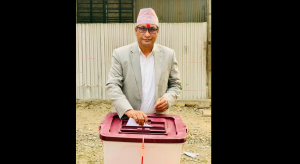 जाजरकोट पिपे मतदान केन्द्रबाट गरे शक्ति बहादुर बस्नेतले मतदान