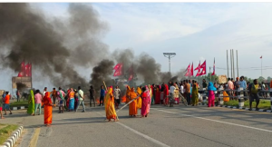 धनुषामा सुकुमवासीको प्रदर्शन