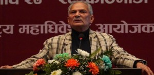 तीनवटा टाउका मिलेर देशलाई पालैपालो खाइरहेका छन् :बाबुराम