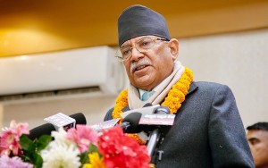 सरकार संविधान र संघीय लोकतान्त्रिक गणतन्त्र मास्ने दिशातर्फ अघि बढिरहेको प्रचण्डको आरोप