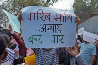 सुकुमवासी बस्तीमा सरकारविरुद्ध प्रदर्शन