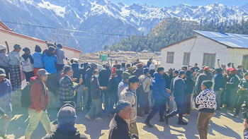 निर्वाचन प्रहरीले घेरे हुम्ला प्रशासन