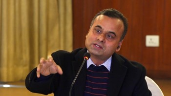 राष्ट्रिय झण्डाको दुरुपयोग तत्काल रोकिनुपर्छ : संविधानविद आचार्य