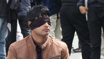 कालोपट्टी बाँधेर सडकमा जेनजी