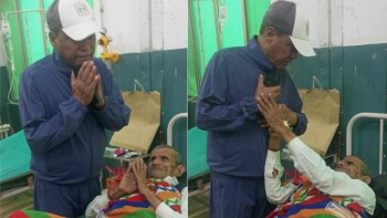 छेडागाडका नगर प्रमुख खडकाले भेटे अस्पतालको बेडमै जेष्ठ नागरिकलाई