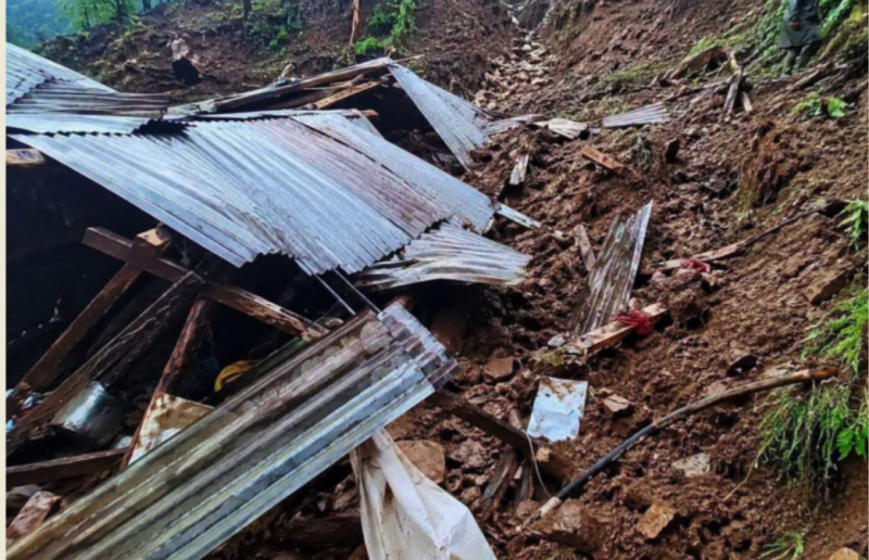 जाजरकोटमा पहिरोमा पुरिएर आमाको मृत्यु, छोरी र नातिनी घाइते
