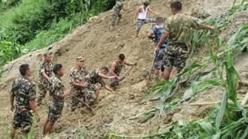 इलाममा पहिरोमा परी मृत्यु हुनेको संख्या १८ पुग्यो