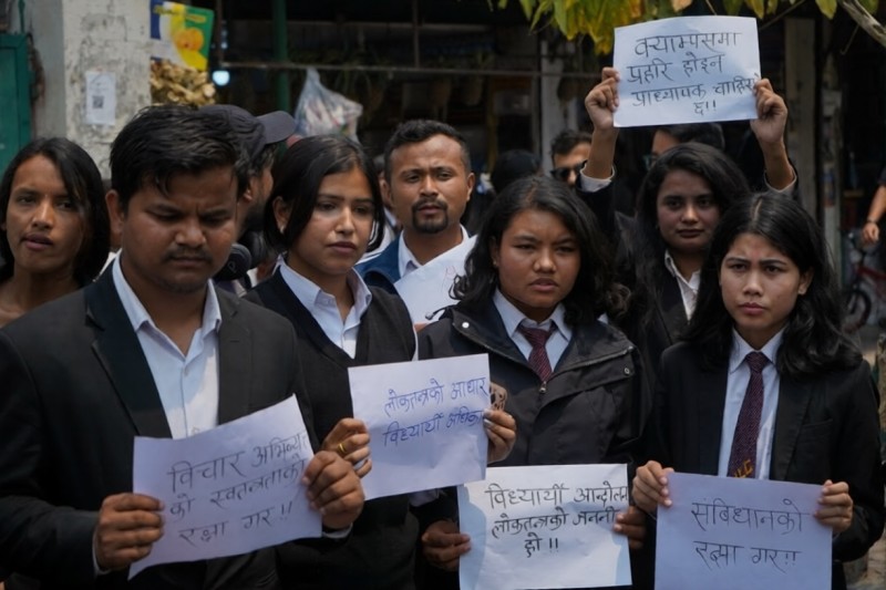 प्रदर्शनीमार्गमा सरकारविरुद्ध विद्यार्थीको मार्च पास